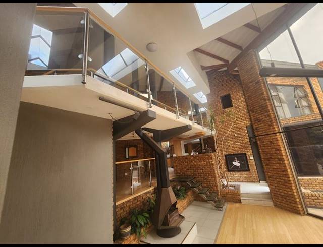 5 BEDROOM HOUSE FOR SALE IN WATERKLOOF PARK